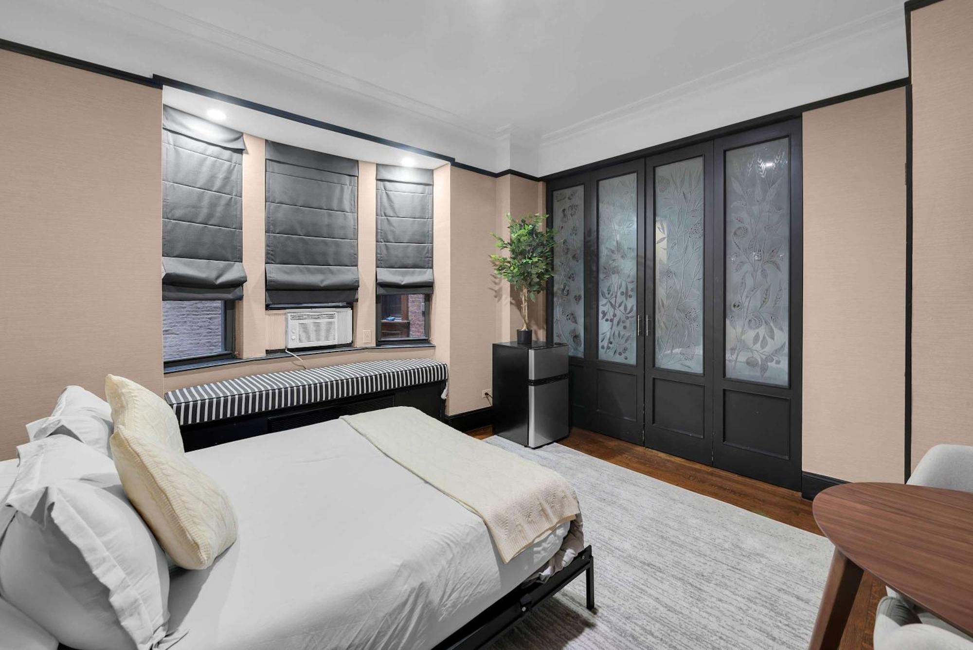 Centrally Located 2 Bdr W Gym & New York