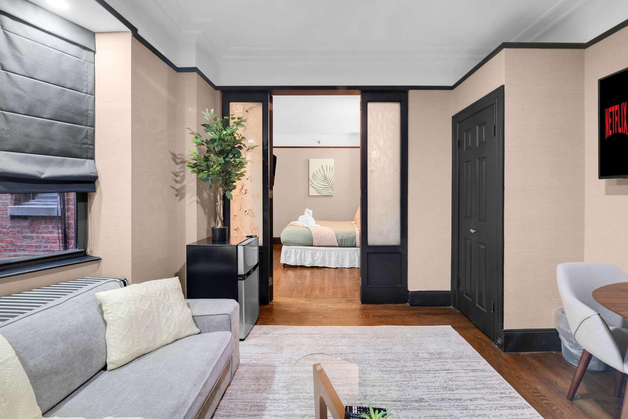Centrally Located 2 Bdr W Gym & Apartment New York
