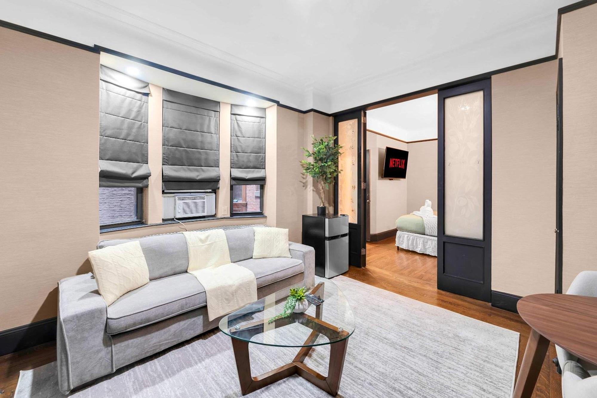Apartment Centrally Located 2 Bdr W Gym &